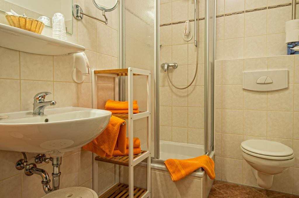 Hotel Zur Henne Naumburg  Eksteriør billede
