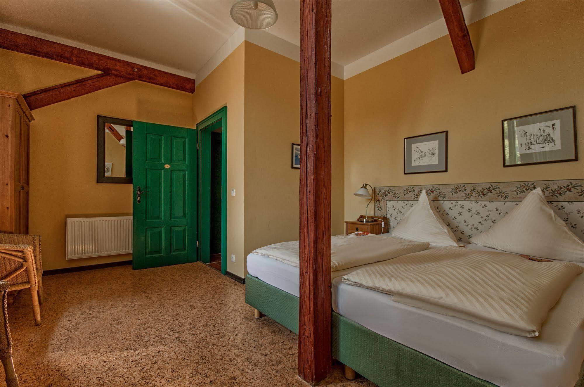 Hotel Zur Henne Naumburg  Eksteriør billede